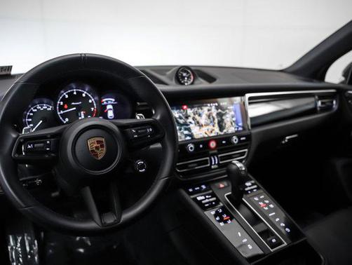 2025 Porsche Macan T