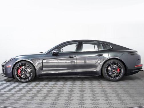2025 Porsche Panamera GTS