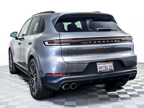 2025 Porsche Cayenne AWD