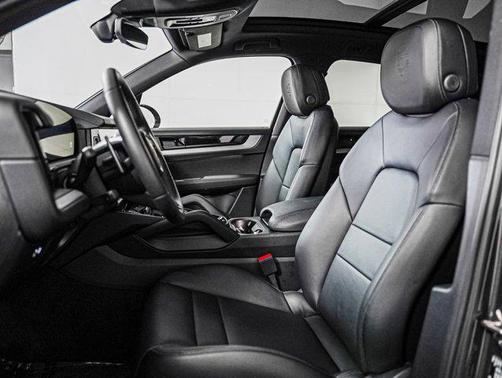 2025 Porsche Cayenne AWD