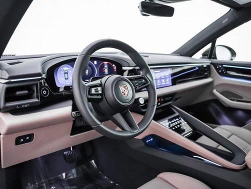 OAK GREEN 2026 Porsche Macan Macan Electric