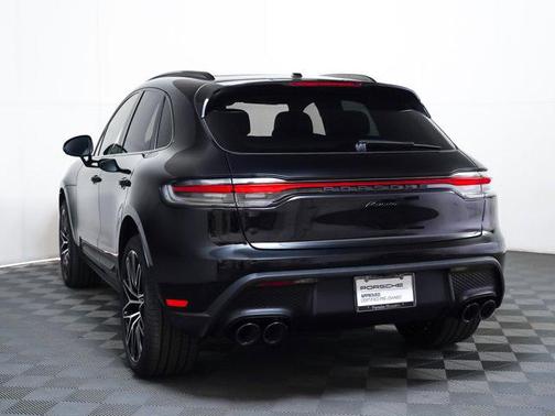 2022 Porsche Macan AWD