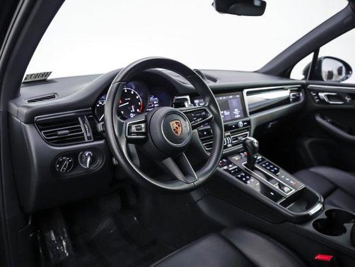 2022 Porsche Macan AWD