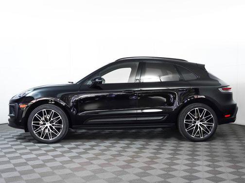 2022 Porsche Macan AWD