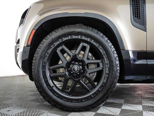 2024 Land Rover Defender 110 P400 S