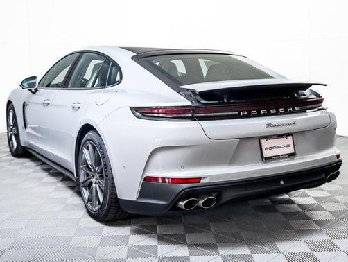 2026 Porsche Panamera 4