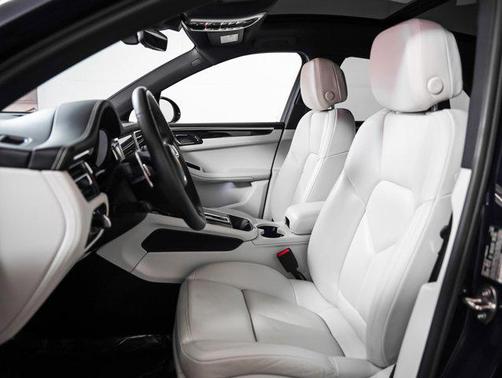 2022 Porsche Macan Base
