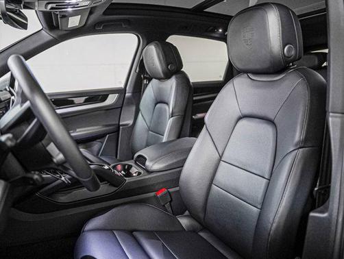 2025 Porsche Cayenne AWD
