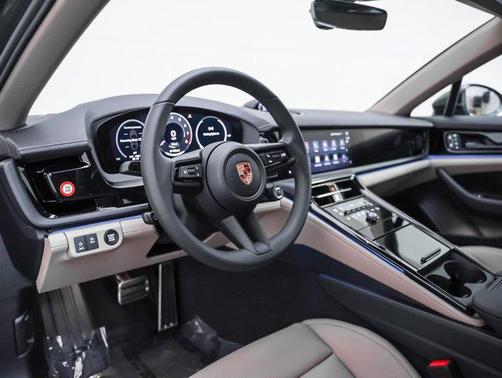 2026 Porsche Panamera 4