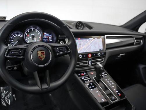 2025 Porsche Macan S