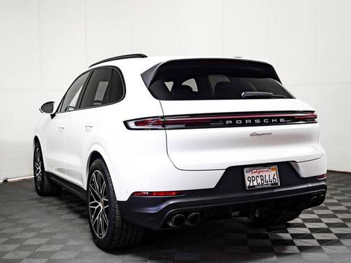 2025 Porsche Cayenne AWD