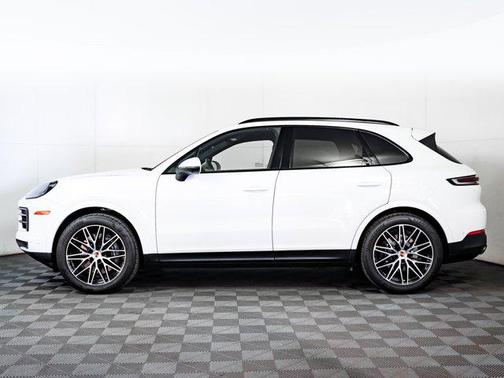 2025 Porsche Cayenne AWD