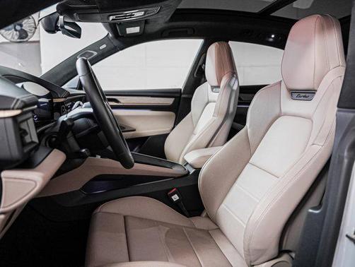 2024 Porsche Macan Turbo