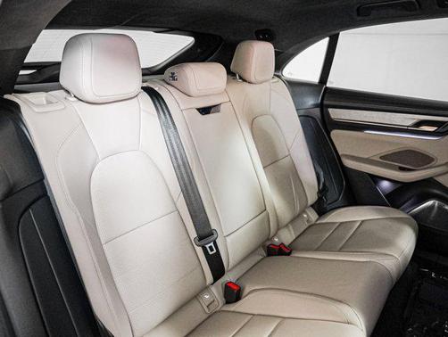 2024 Porsche Macan Turbo