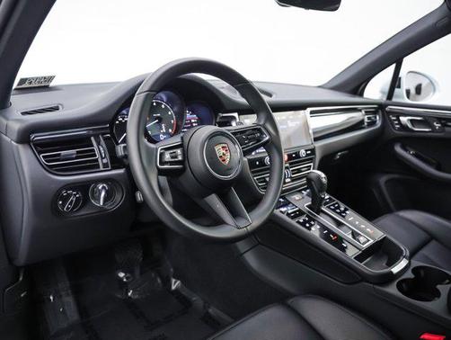 2025 Porsche Macan S