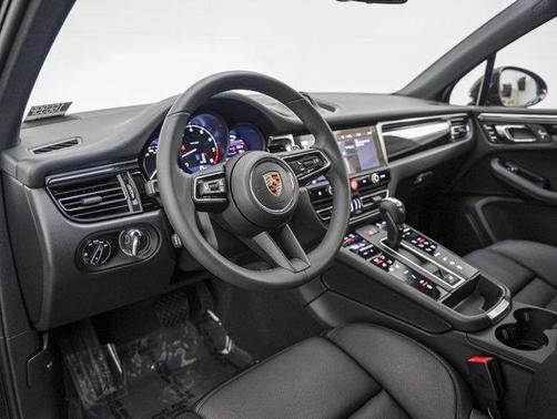 2026 Porsche Macan AWD