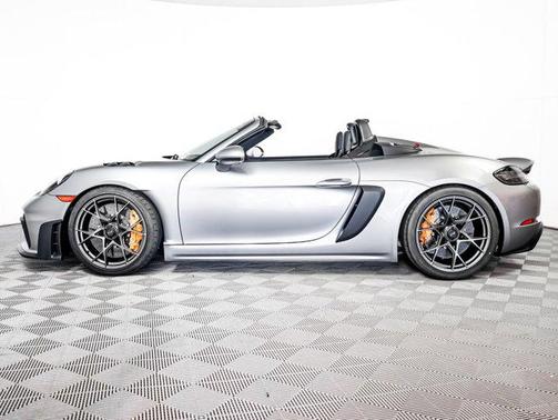 2025 Porsche 718 Spyder RS