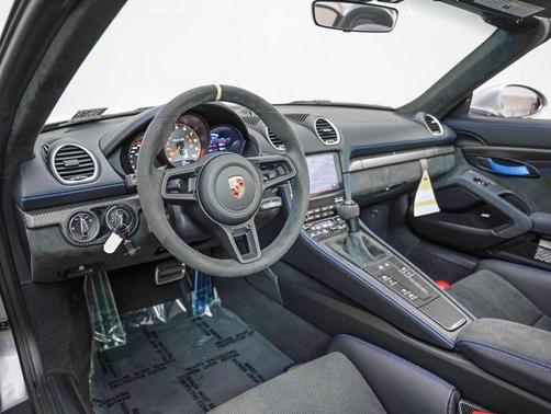 2025 Porsche 718 Spyder RS