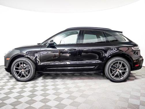 2022 Porsche Macan AWD