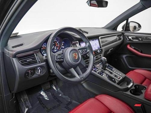 2022 Porsche Macan AWD
