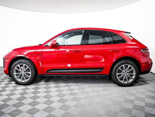 2025 Porsche Macan T