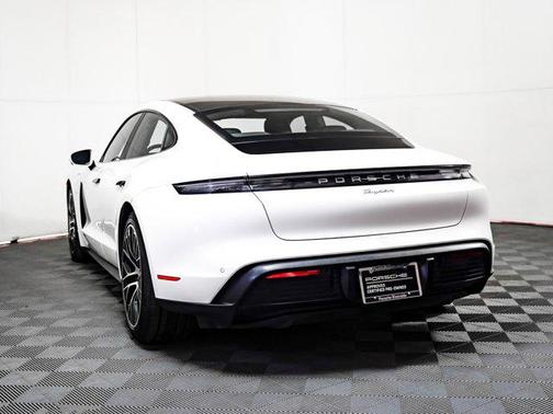 2022 Porsche Taycan RWD