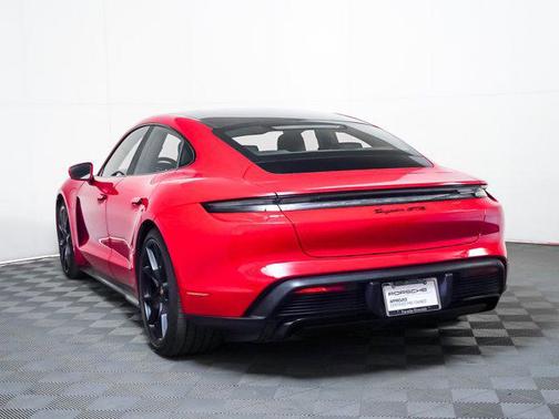 2022 Porsche Taycan GTS