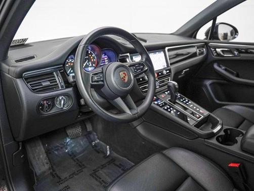 2024 Porsche Macan AWD