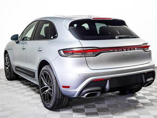 2025 Porsche Macan AWD