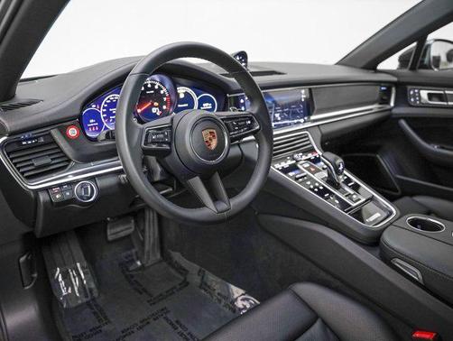 2023 Porsche Panamera 4 Platinum Edition