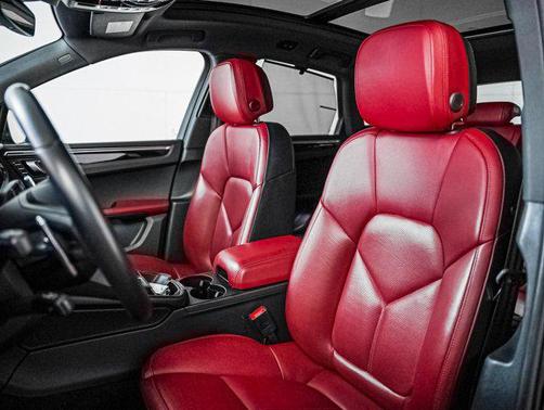 2024 Porsche Macan AWD