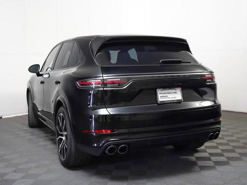 2023 Porsche Cayenne Turbo