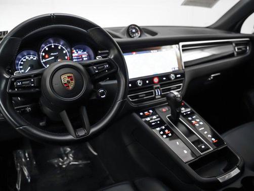 2023 Porsche Macan T