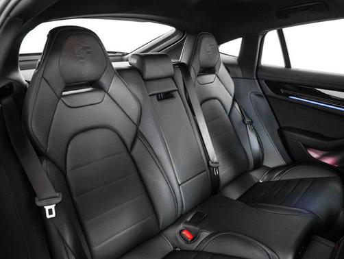 2025 Porsche Panamera RWD
