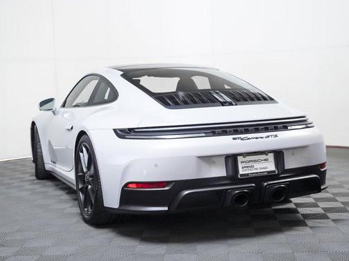 2025 Porsche 911 Carrera GTS