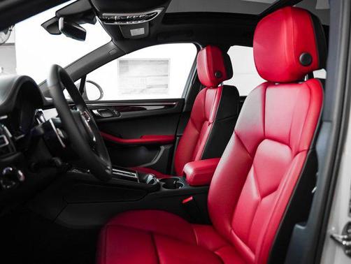 2026 Porsche Macan AWD