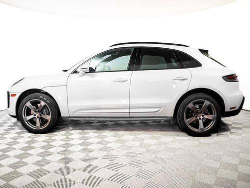 2022 Porsche Macan Base