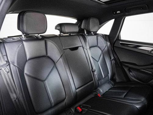 2022 Porsche Macan Base