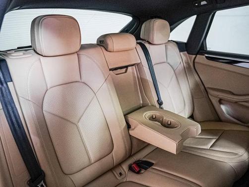 2023 Porsche Macan T