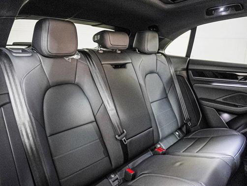 2025 Porsche Macan 4S