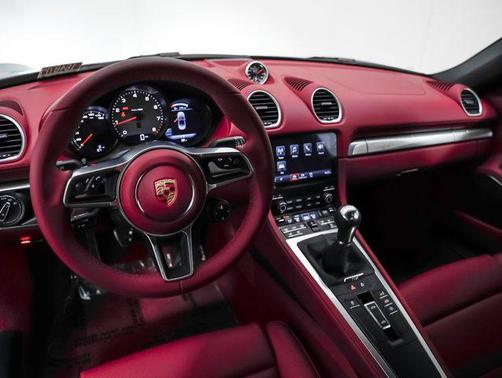 2025 Porsche 718 Boxster S
