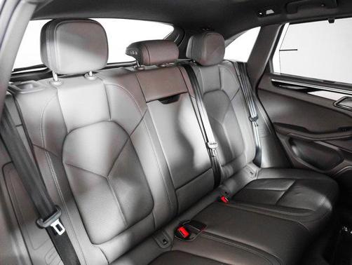 2025 Porsche Macan AWD