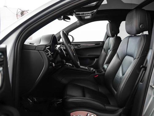 2025 Porsche Macan AWD