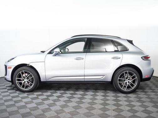 2025 Porsche Macan AWD