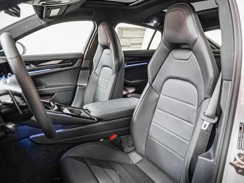 2025 Porsche Panamera RWD