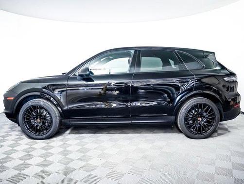 2023 Porsche Cayenne Platinum Edition