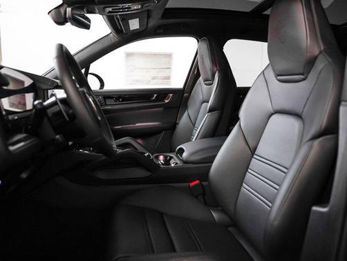 2026 Porsche Cayenne GTS