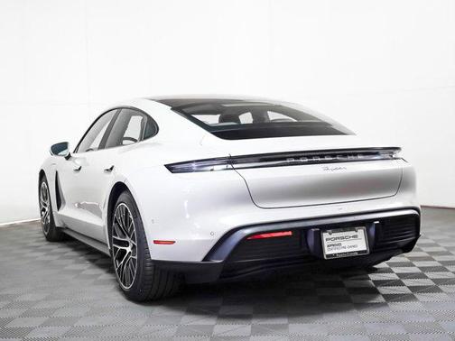 2022 Porsche Taycan RWD
