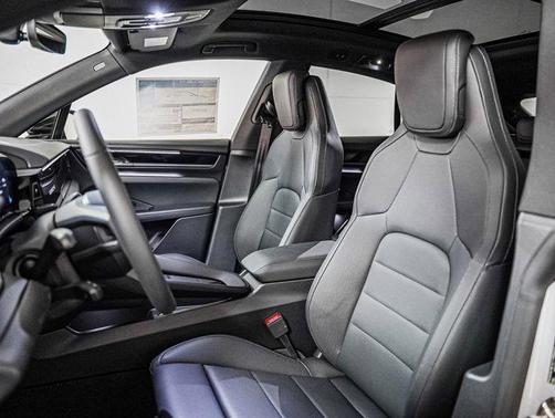 2025 Porsche Macan 4