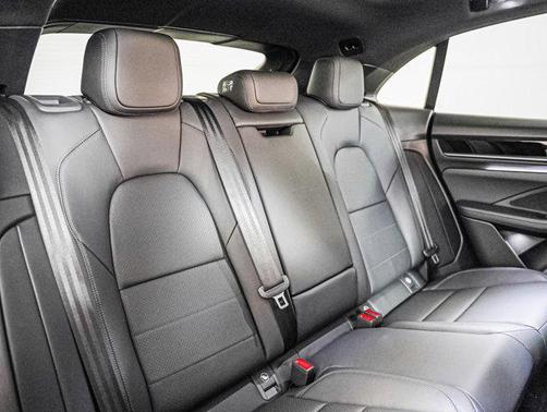 2025 Porsche Macan 4